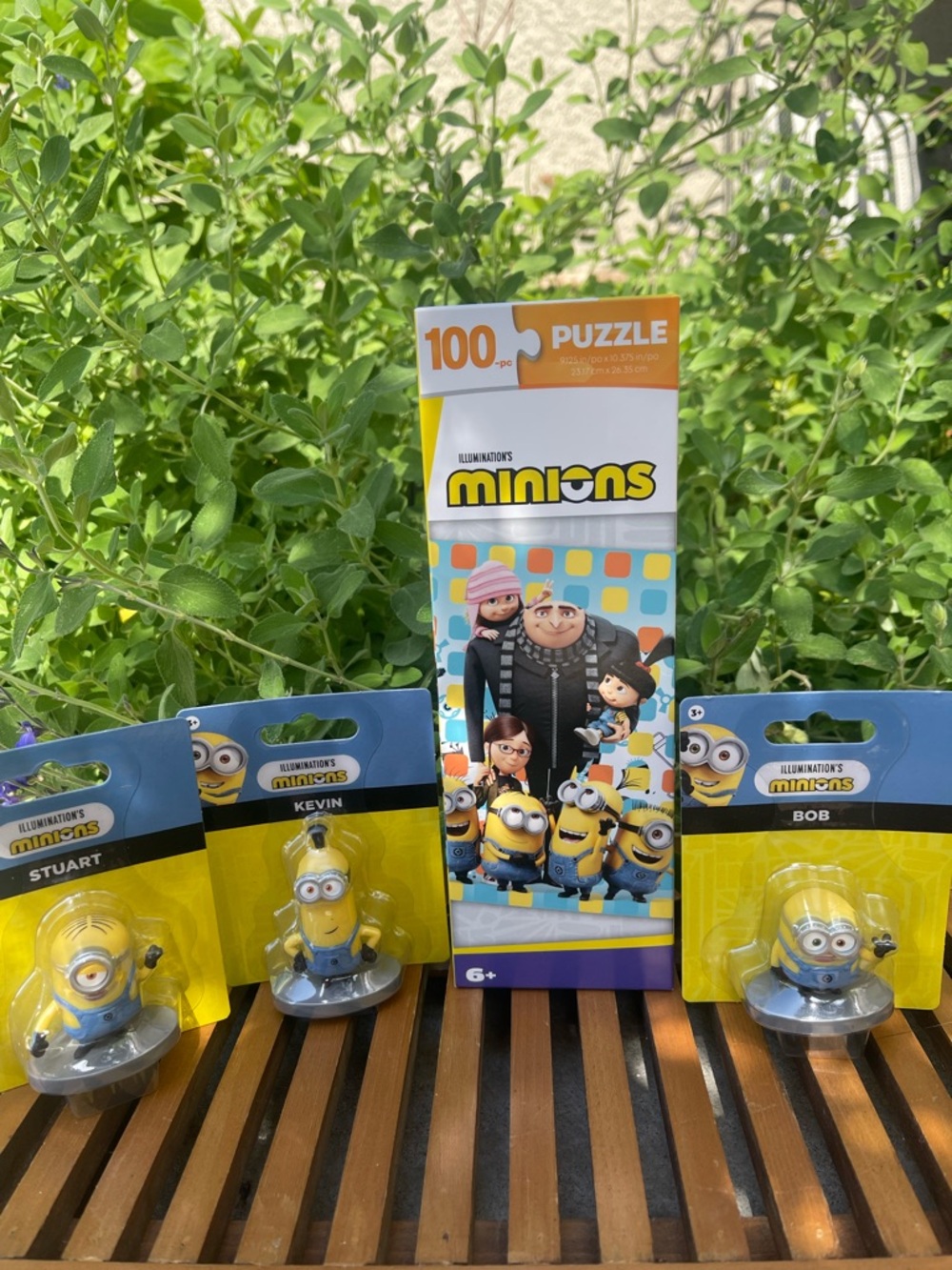 Minions 100 Piece Kids Puzzle with 3 Minions, Bob, Kevin, Stuart; Cake Toppers